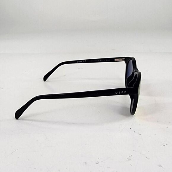 DIFF Eyewear Charlie Polarized Sunglasses Black, Mirror Lens - Picture 4 of 14